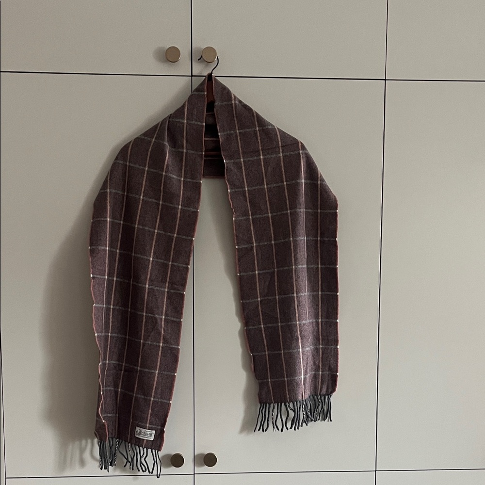 Cotswold Wool Elegant Checkered Scarf in Burgundy and Gray